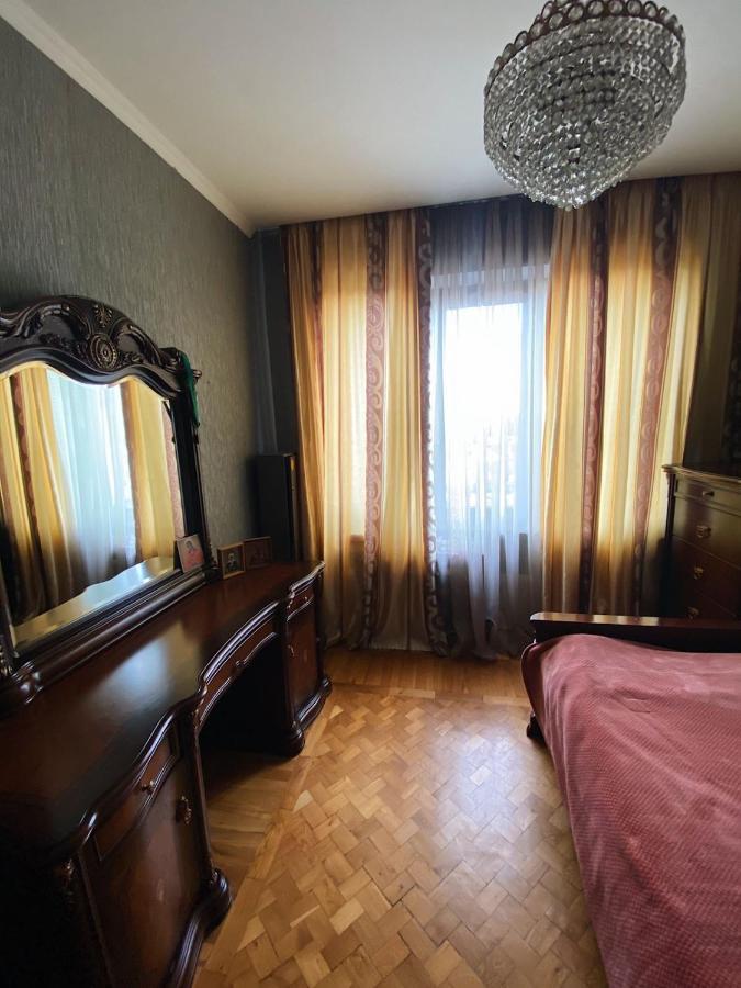 Большая Четырехкомнатная Квартира С Двумя Балконами У Моря В Центре Сухума,В Абхазии Sukhumi Bagian luar foto
